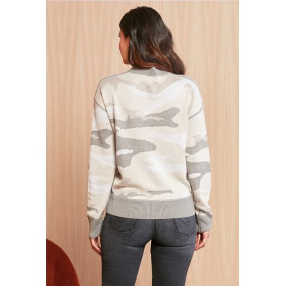 JOHN & JENN Evereve Dominic Camo Pullover // XS - Picture 2 of 9